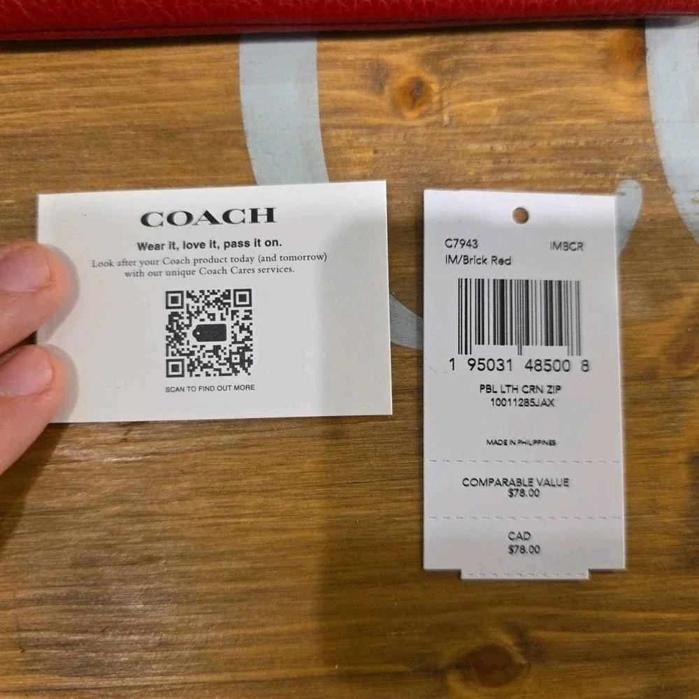NEW‎ With Tags Coach Brick Red C7943 Wristlet